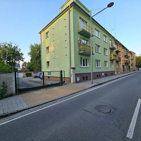 Apartman Opava S Parkovanim 외부 사진