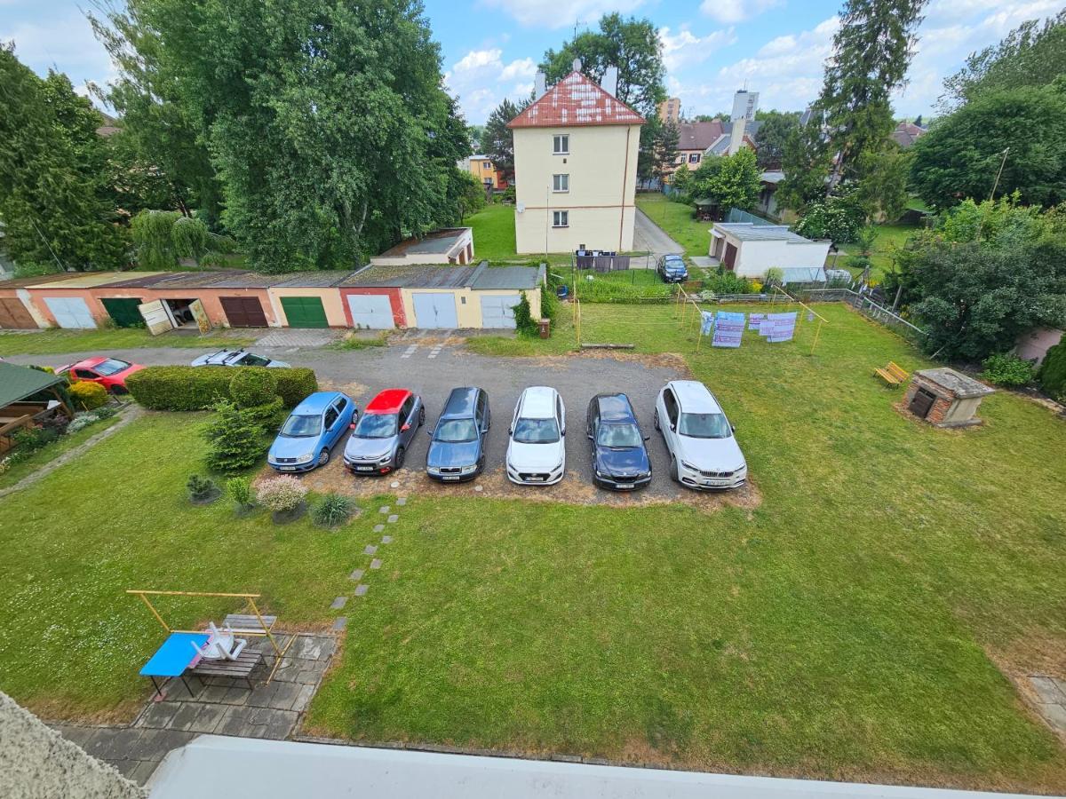 Apartman Opava S Parkovanim 외부 사진