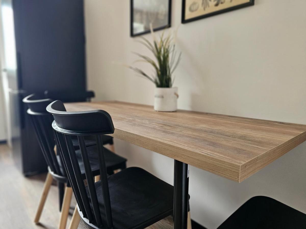 Apartman Opava S Parkovanim 외부 사진