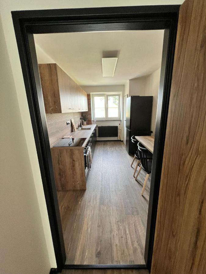 Apartman Opava S Parkovanim 외부 사진