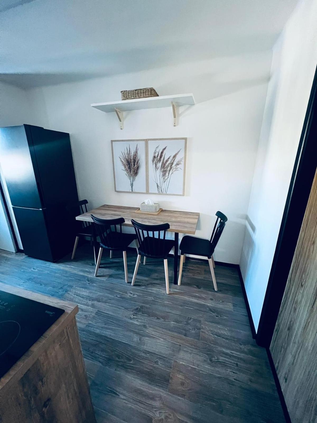 Apartman Opava S Parkovanim 외부 사진